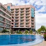 Хотел лилия 4*