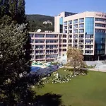 Хотел лилия