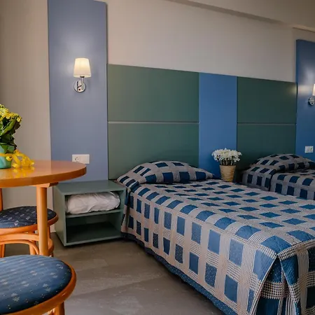 Готель Lilia 4*