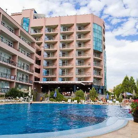 فندق Lilia 4*