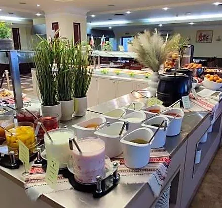 Hotel Lilia 4*